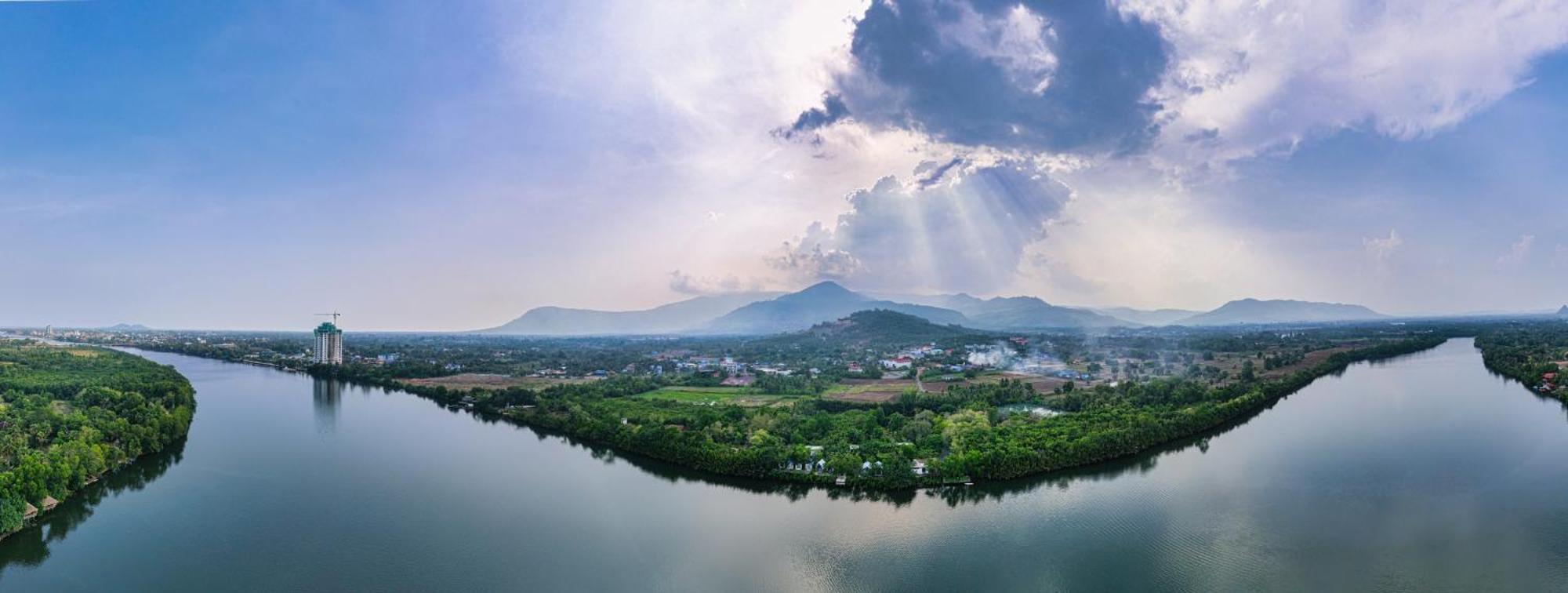 Kampot Riverfront Boutique Eksteriør bilde